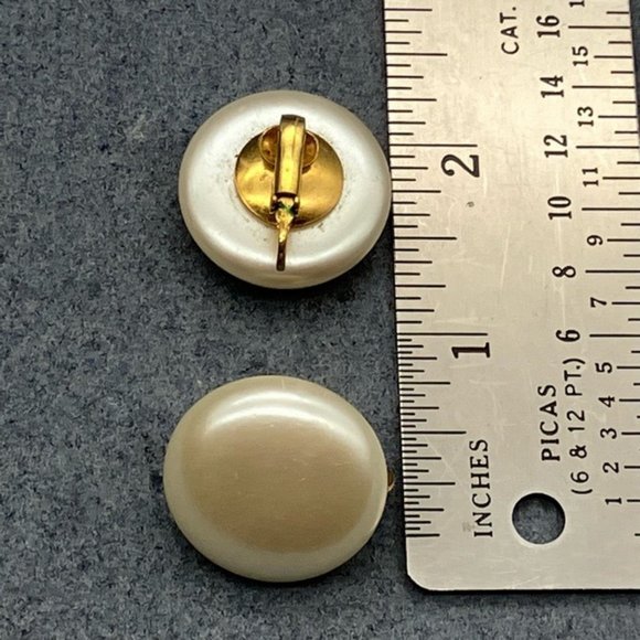 Clip On Earrings Pearl Cream Round Gold Domed Edge Vintage Granny Soft Girl - Picture 4 of 5